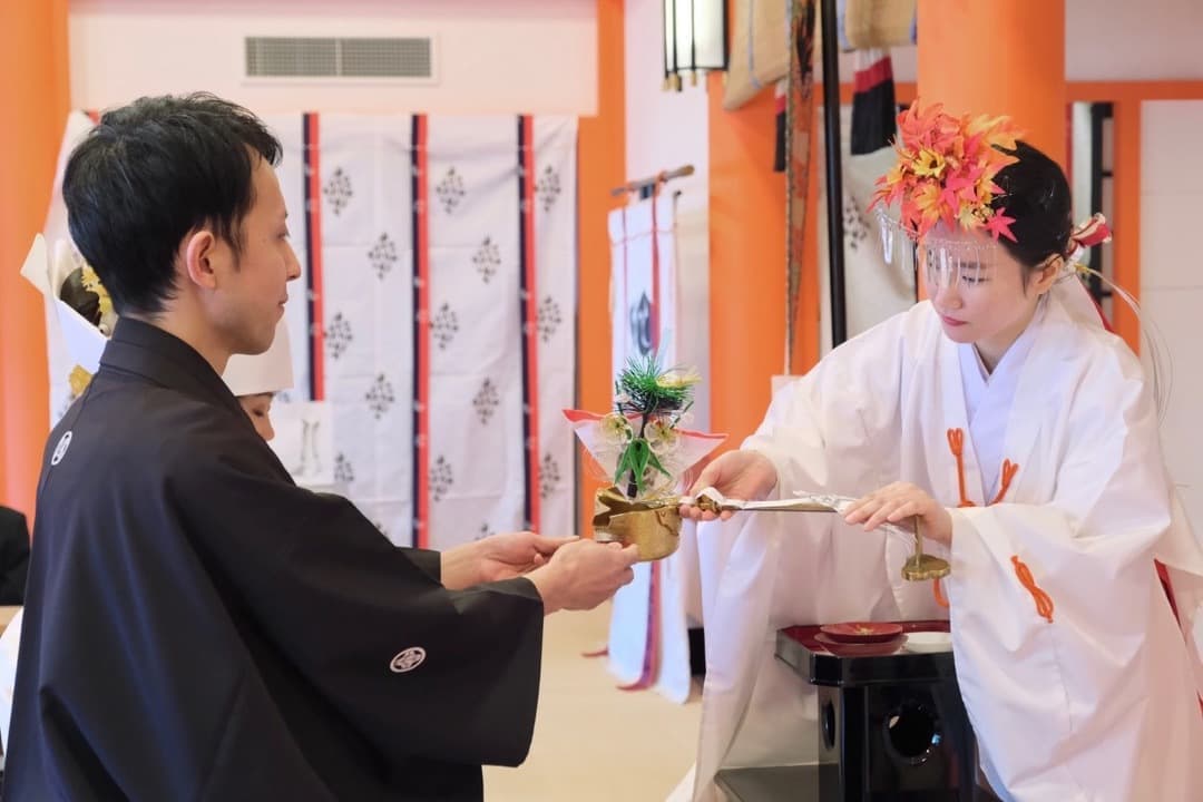 熊野那智大社で結婚式の花嫁