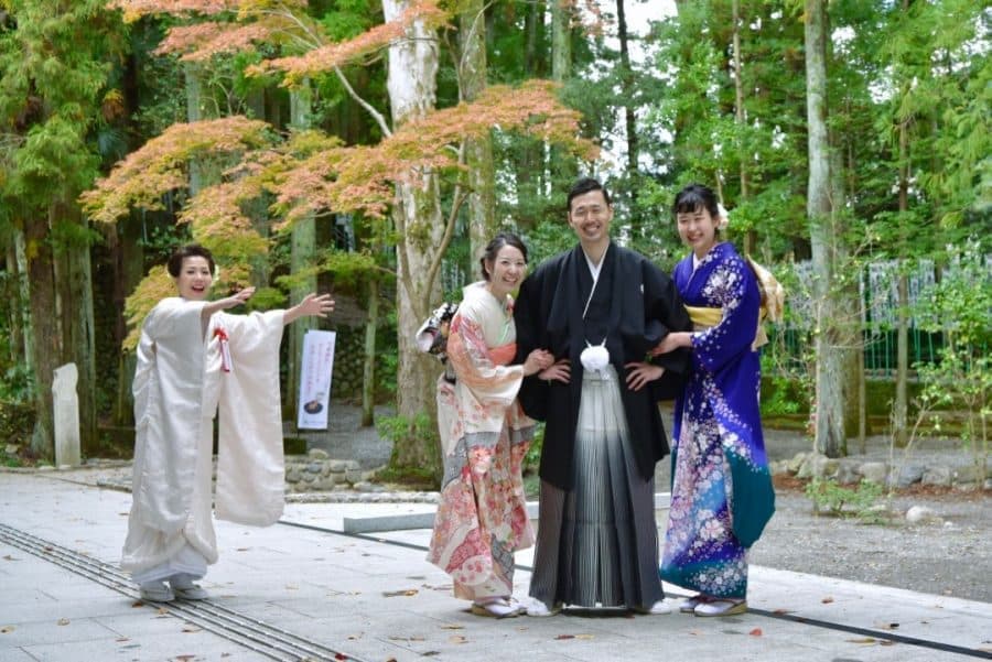 熊野本宮大社の結婚式の白無垢綿帽子