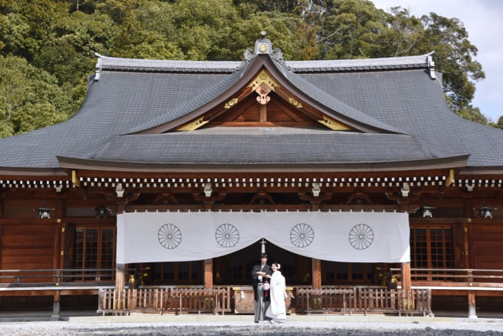 大神神社で白無垢で結婚式の花嫁