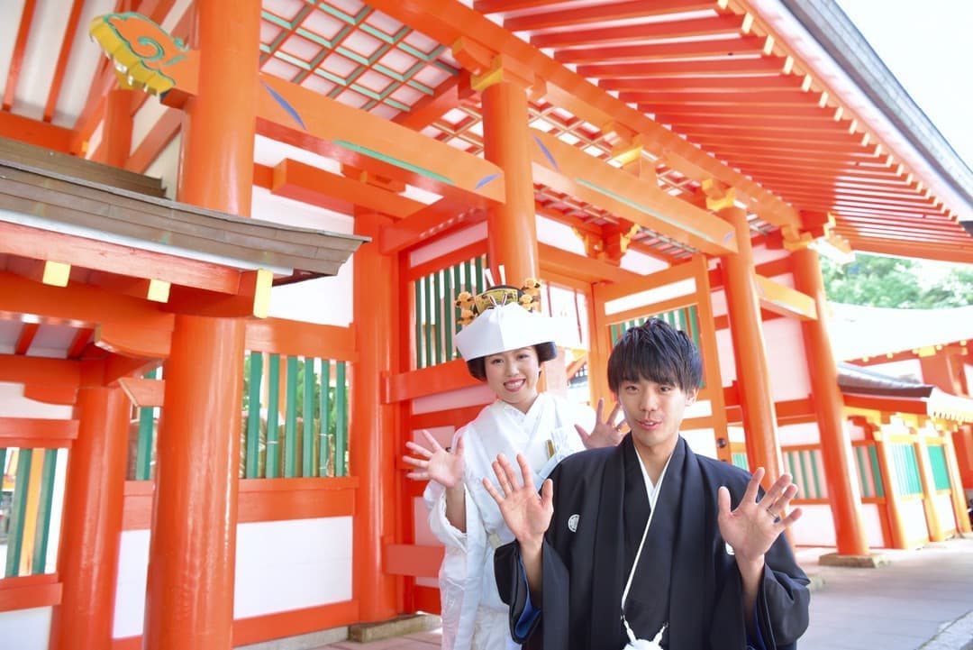 熊野速玉大社で結婚式の新郎と花嫁