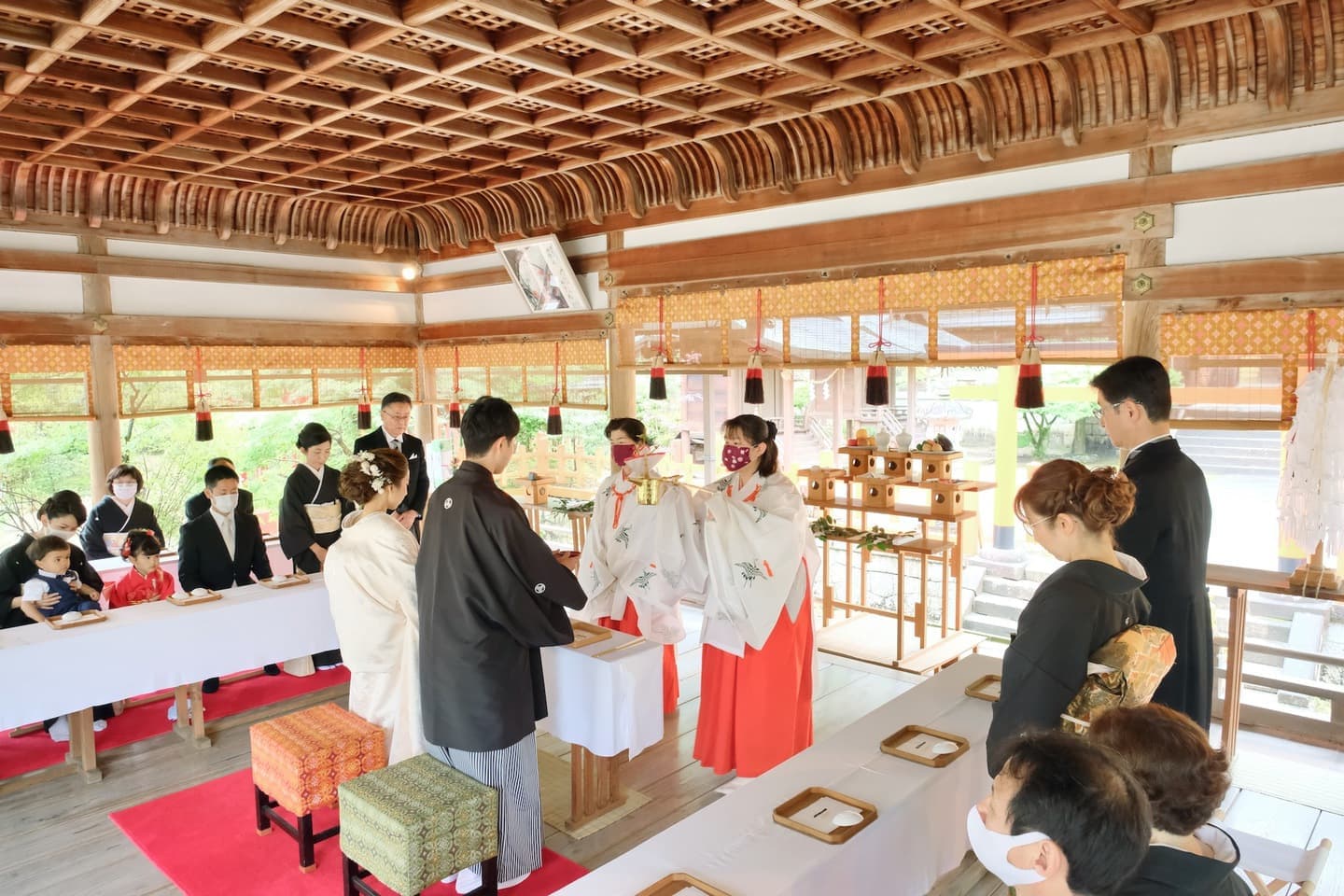 龍田大社で結婚式の花嫁