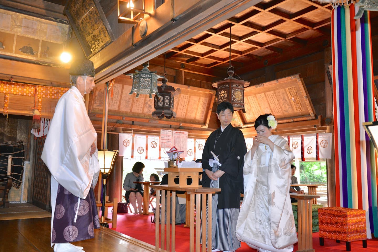 青海神社で結婚式の花嫁