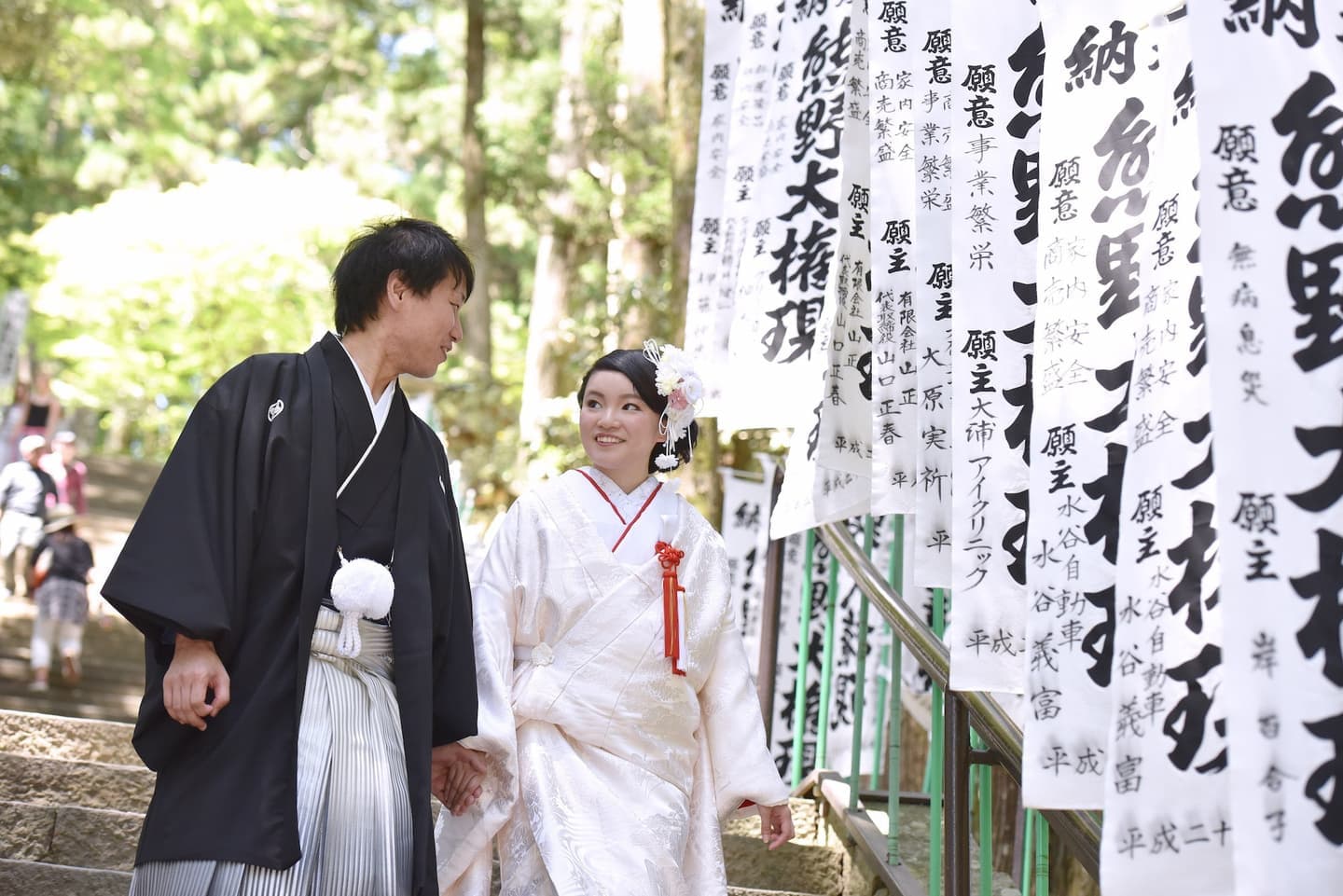 熊野本宮大社で結婚式の白無垢の花嫁