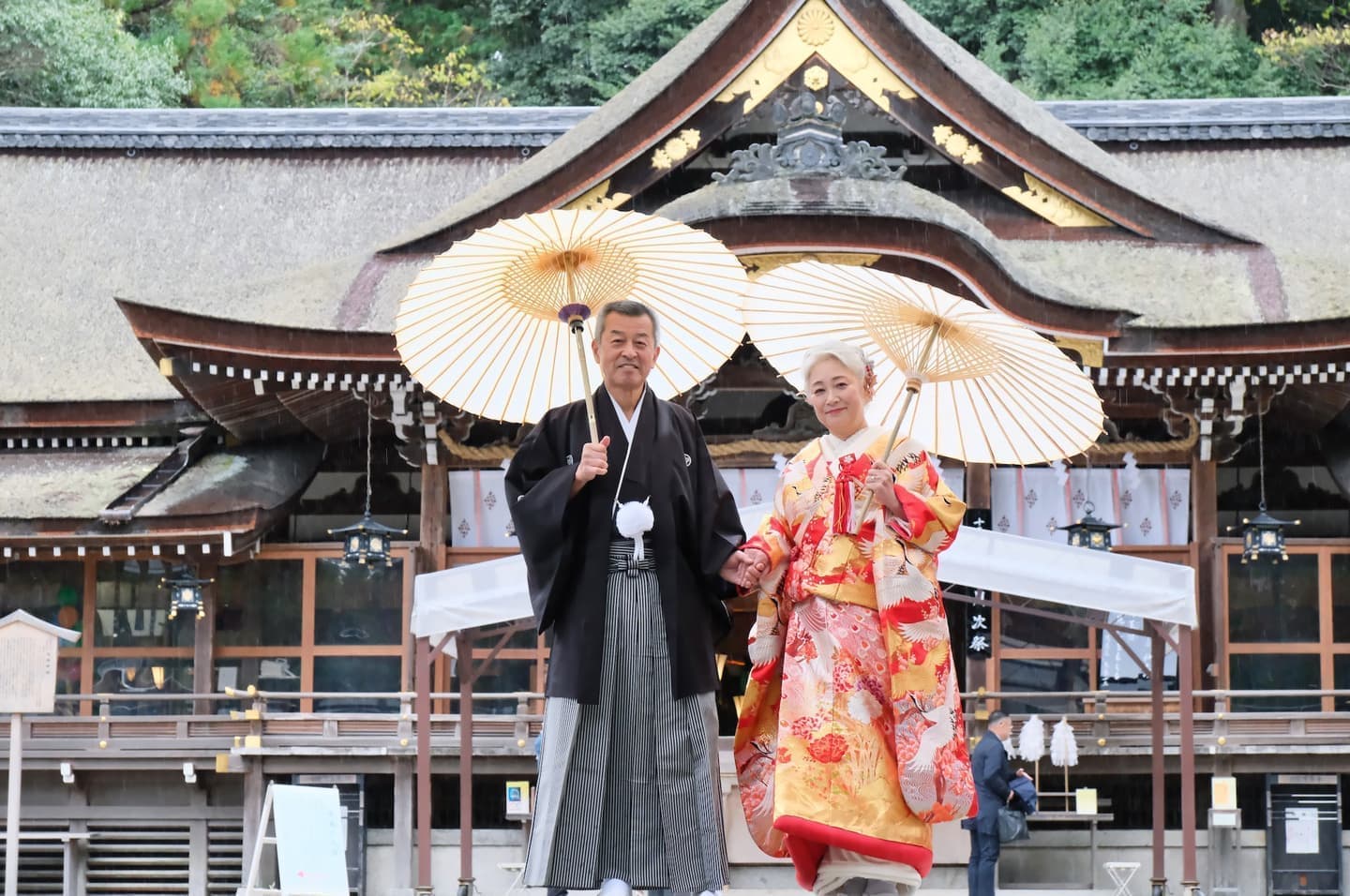 和装衣装で大神神社で結婚式の写真