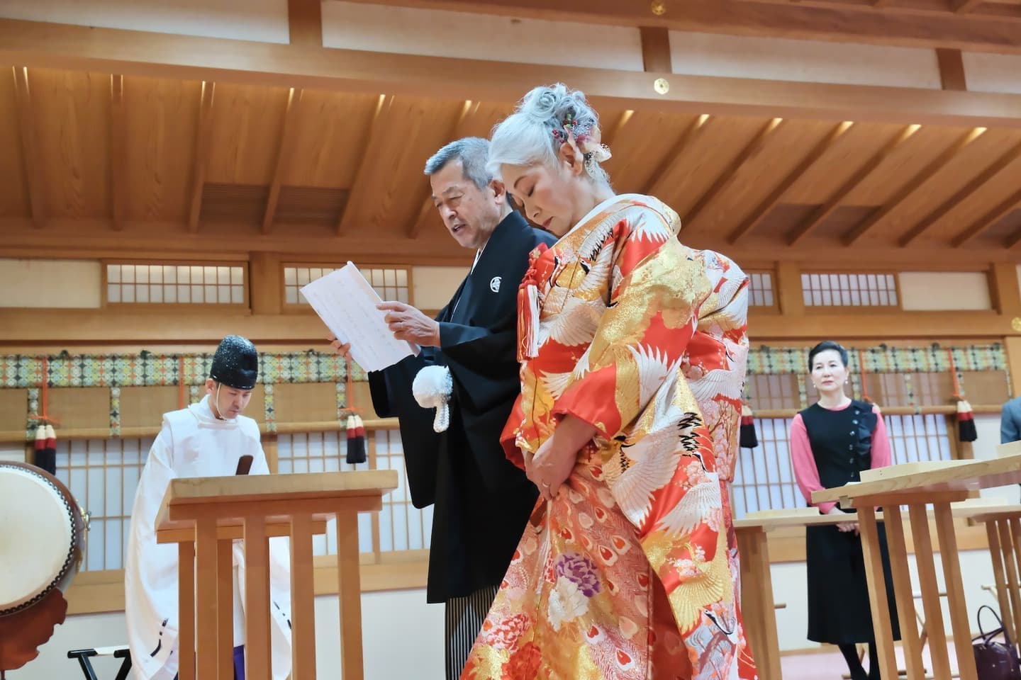 大神神社でシニア結婚式の写真