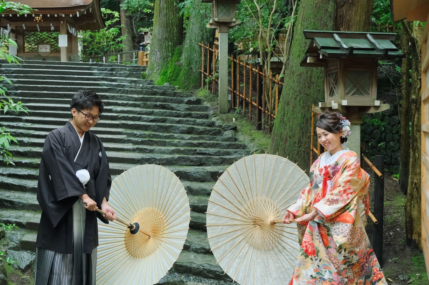 大神神社で和装衣装の結婚式の写真