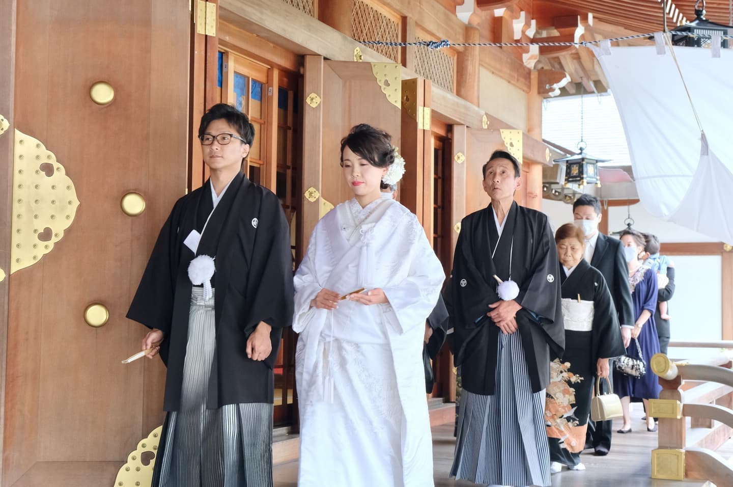 大神神社で和装衣装の結婚式の写真