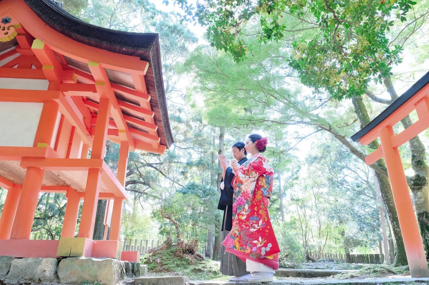 和装衣装で春日大社で結婚式