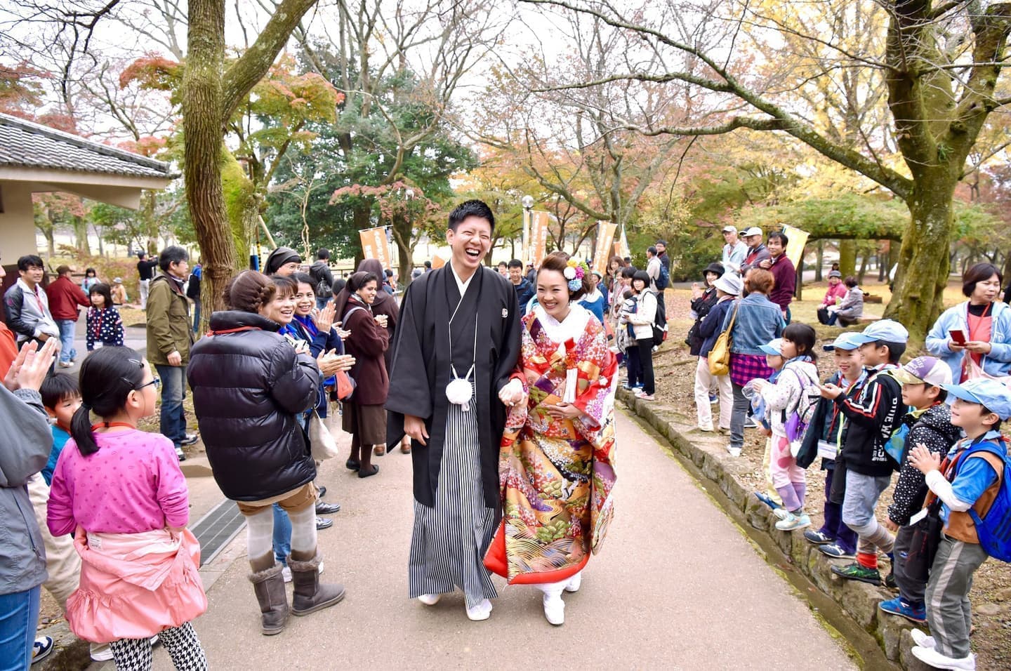 和装衣装で春日大社で結婚式