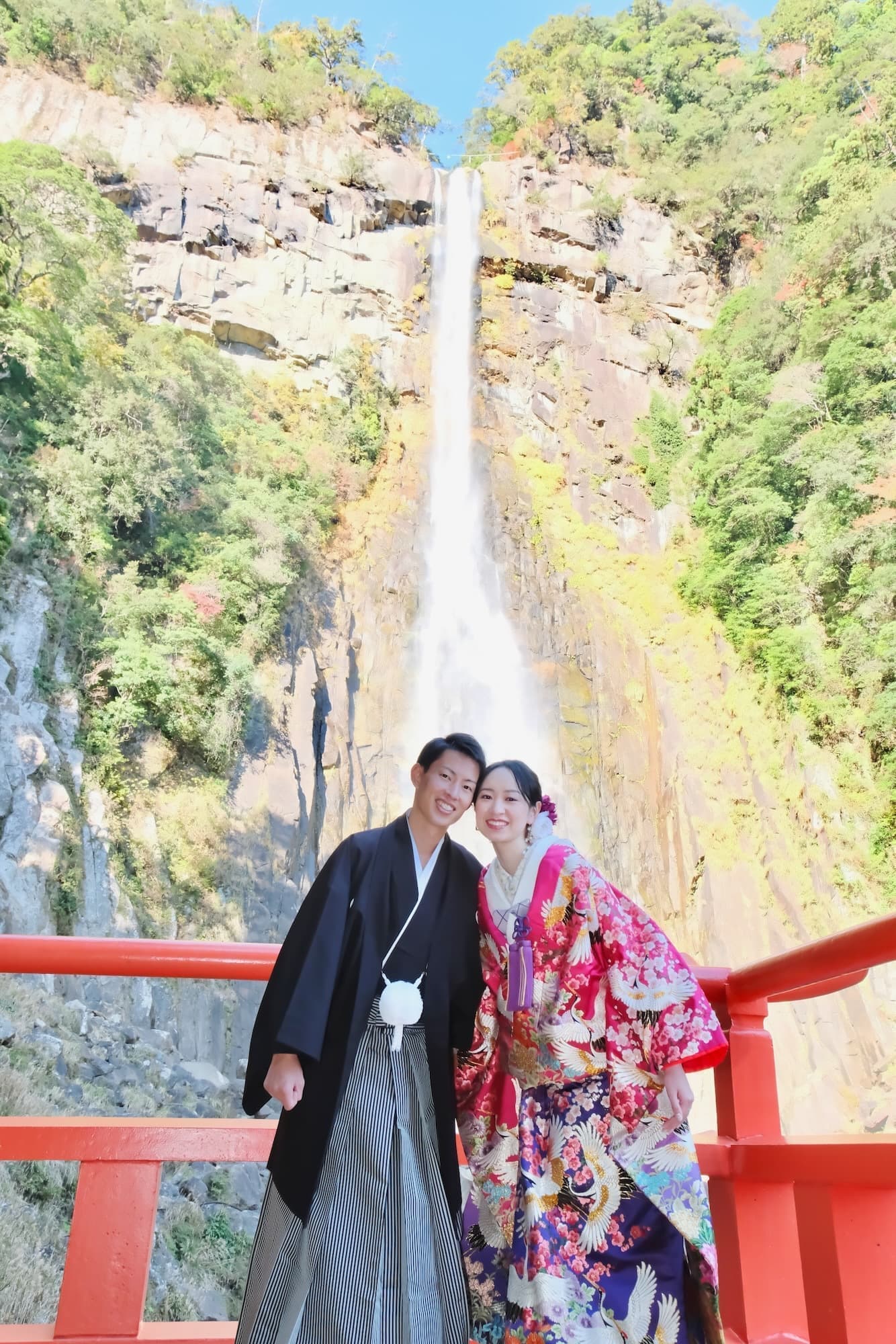 和装衣装で熊野那智大社で結婚式の写真