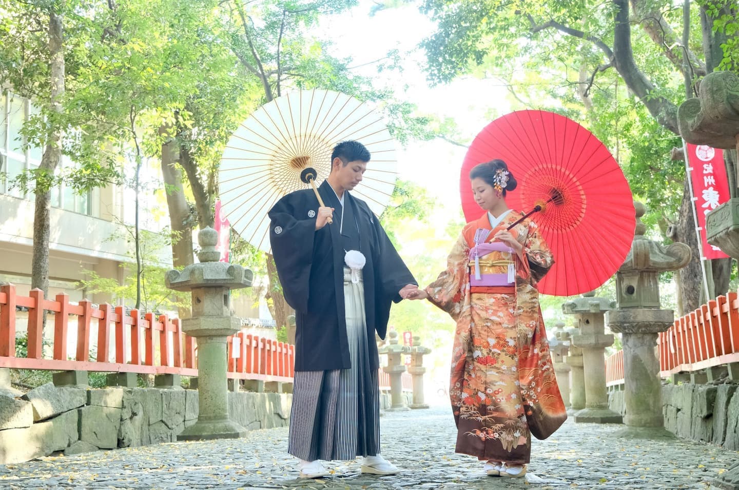 和装衣装で紀州東照宮で結婚式の写真