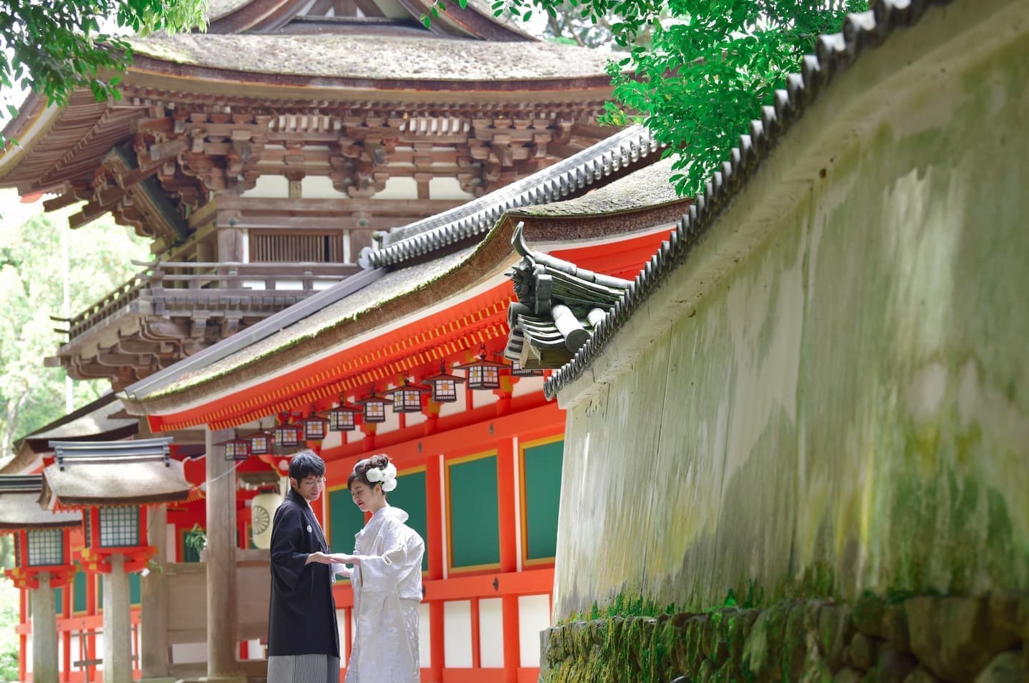 和装衣装で石上神宮で結婚式の写真