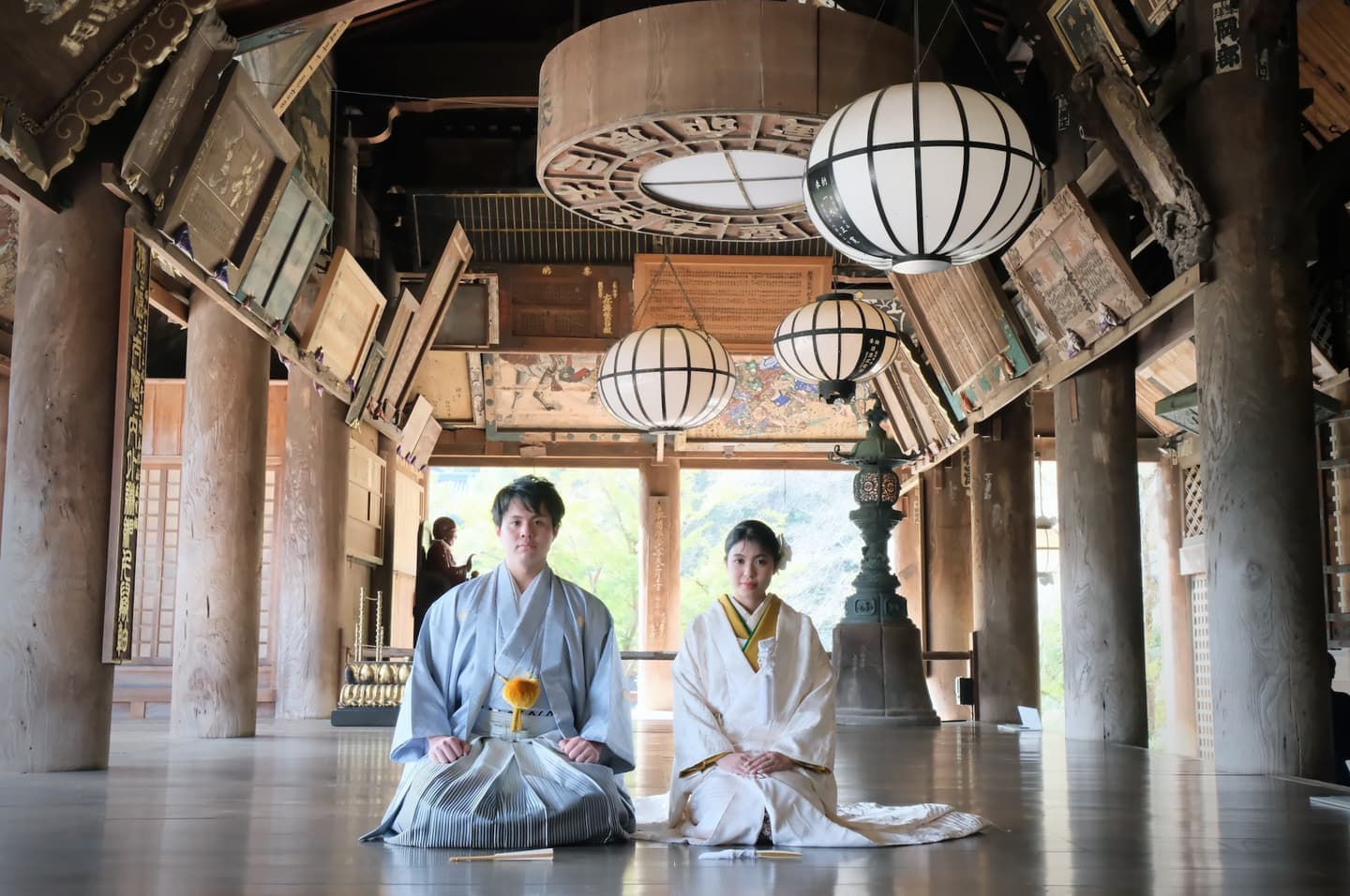 和装衣装で長谷寺で結婚式の写真