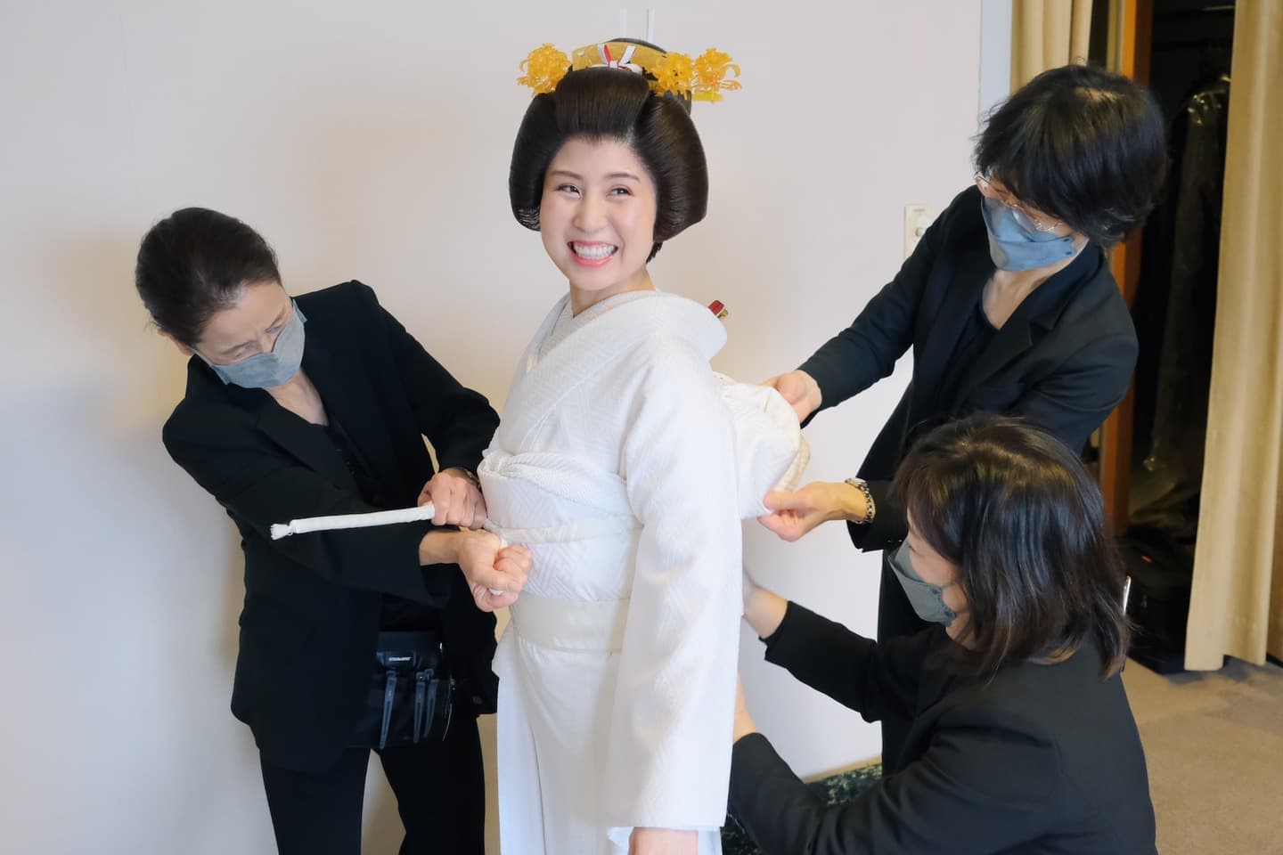 和装衣装で玉津神社で結婚式の写真