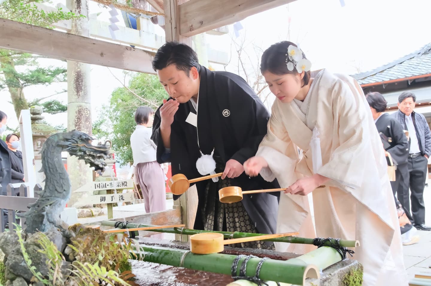 和装衣装で出雲大神宮で結婚式の写真