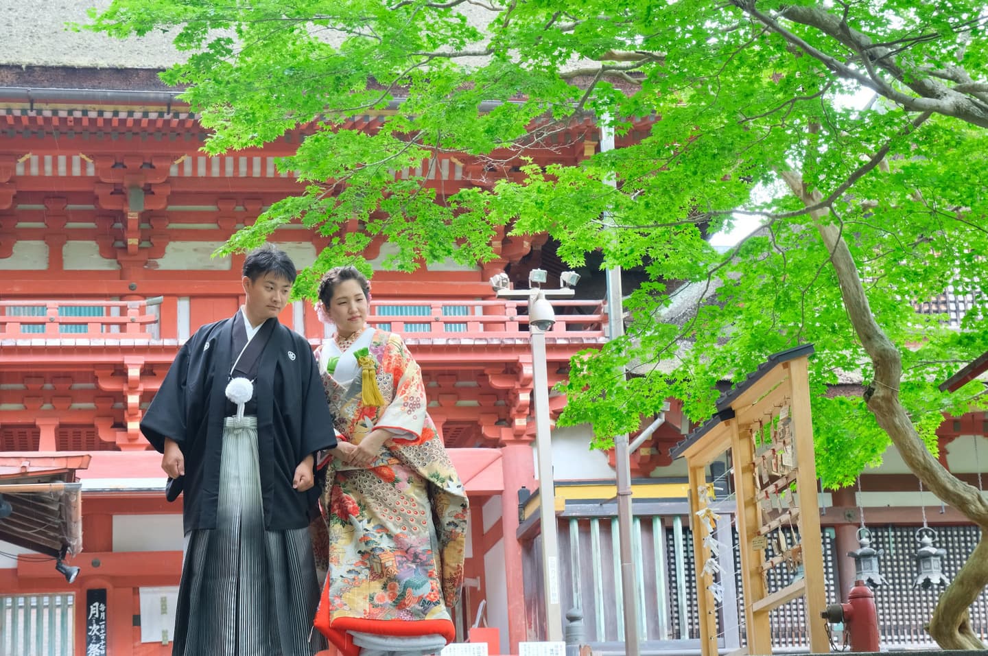 和装衣装で談山神社で結婚式の写真