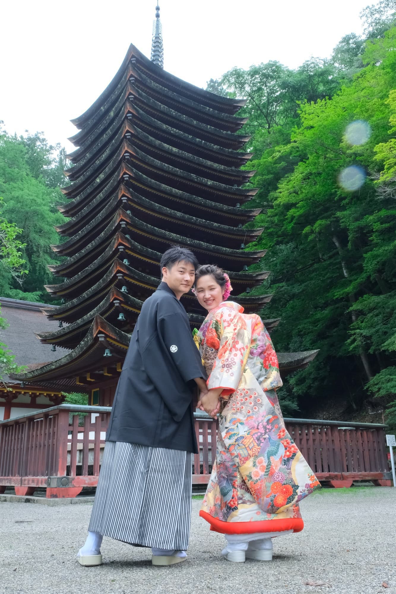 和装衣装で談山神社で結婚式の写真