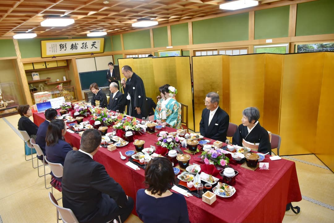 枚岡神社で結婚式の写真