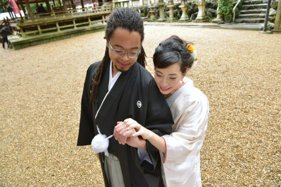 往馬大社で結婚式の白無垢の花嫁