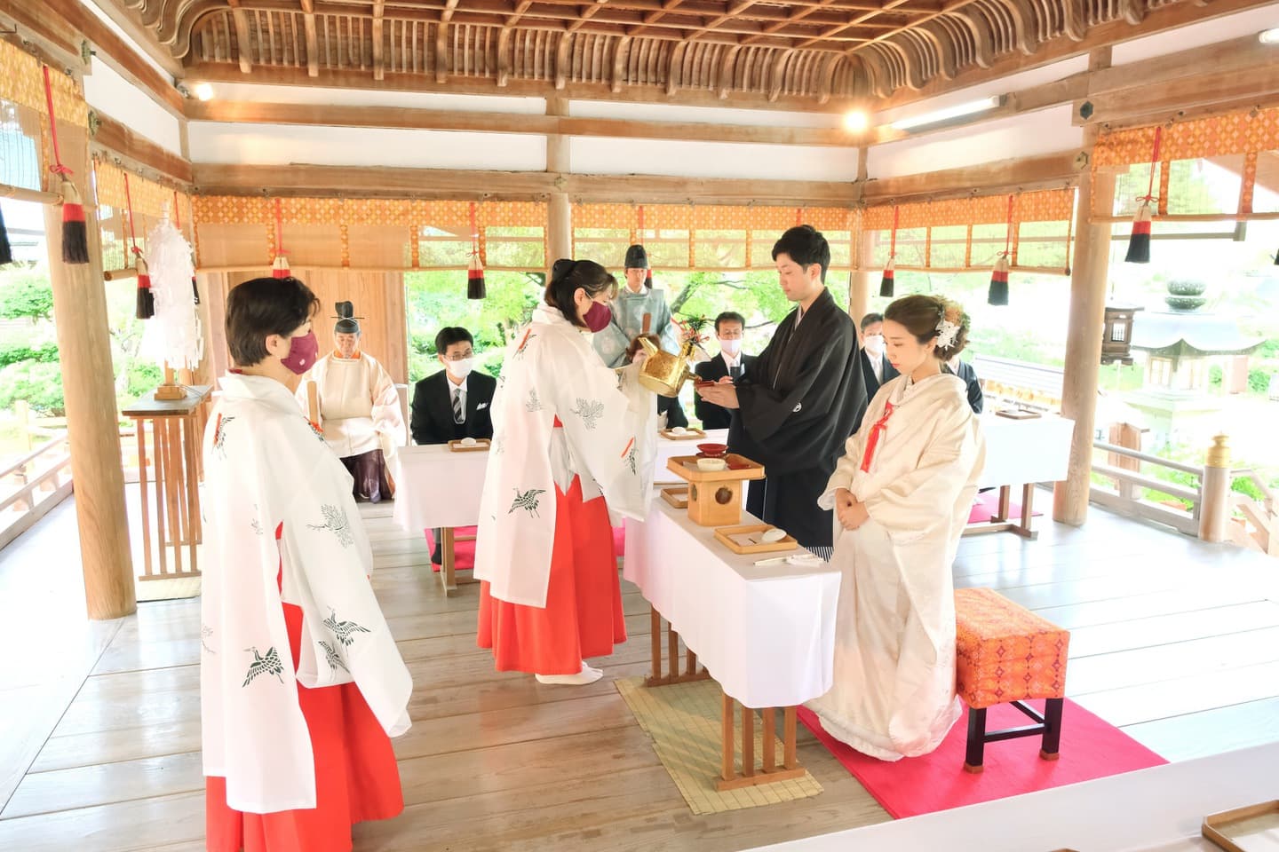 白無垢での神社和装結婚式の写真