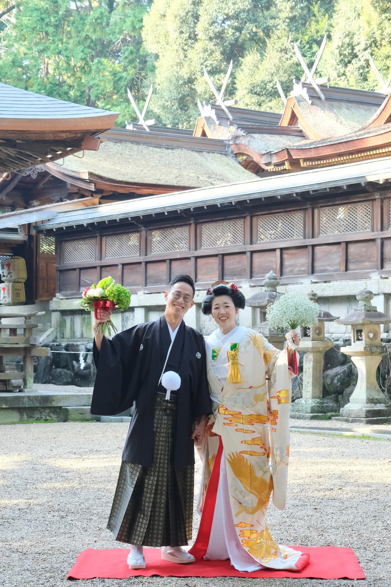 和装衣装で往馬大社で結婚式の写真