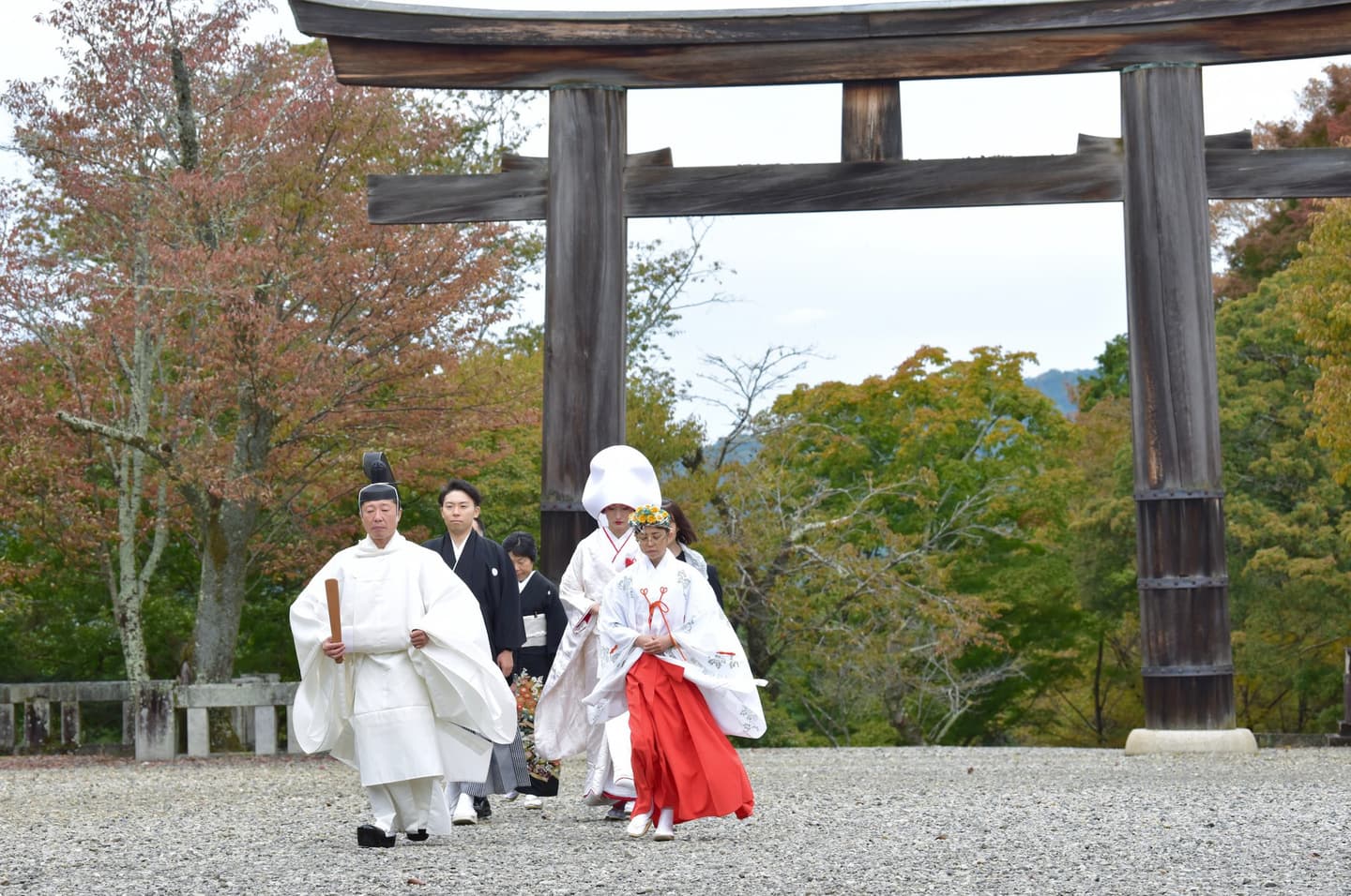 和装衣装で吉野神宮で結婚式の写真