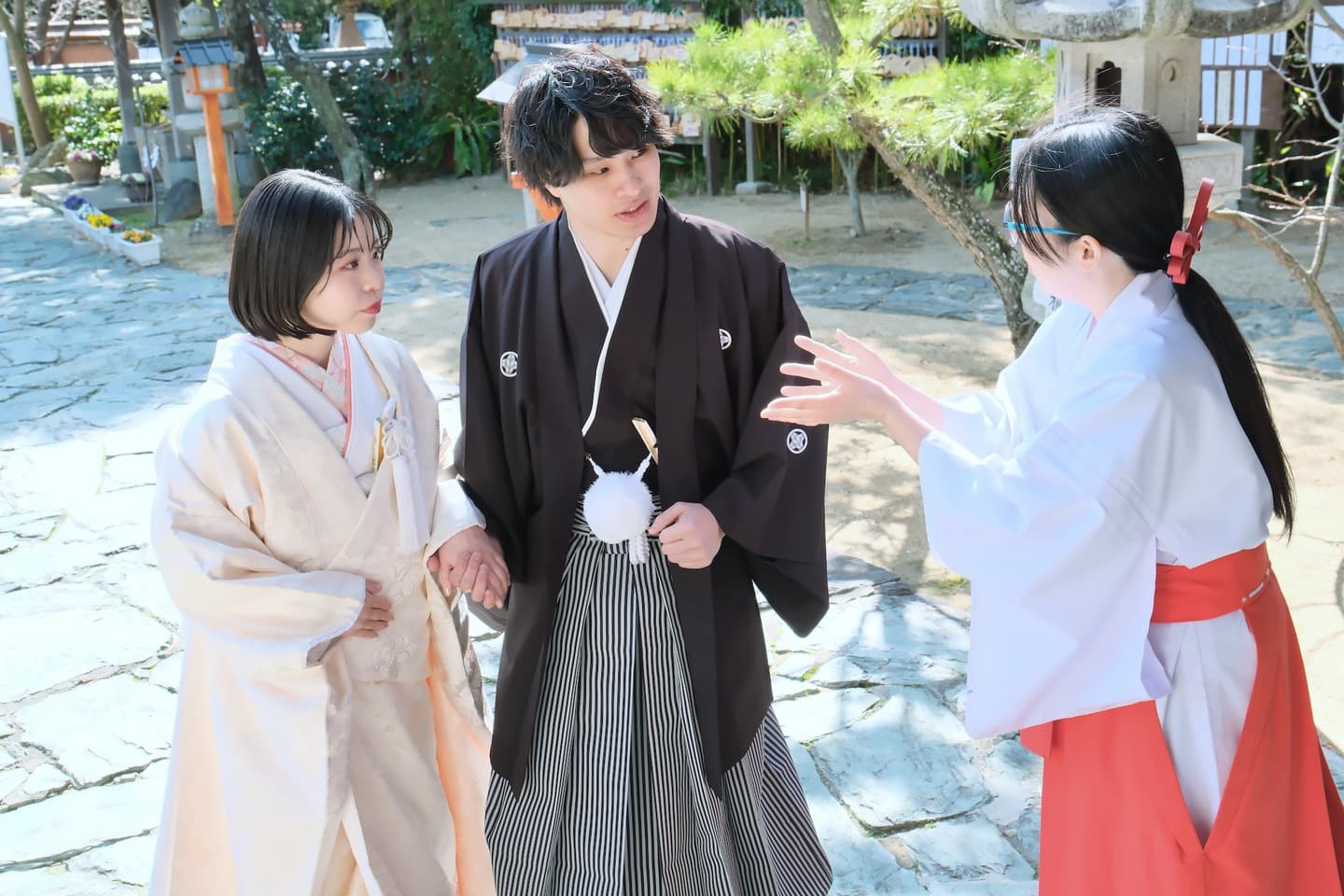 和装衣装で玉津島神社で結婚式の花嫁