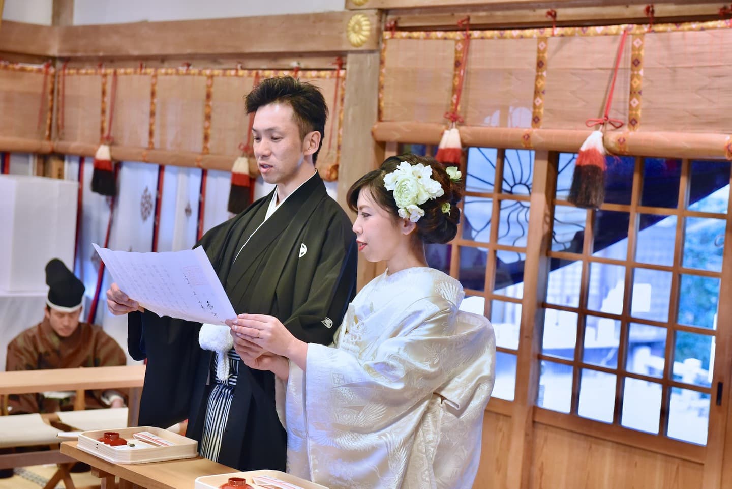 枚岡神社で結婚式の花嫁