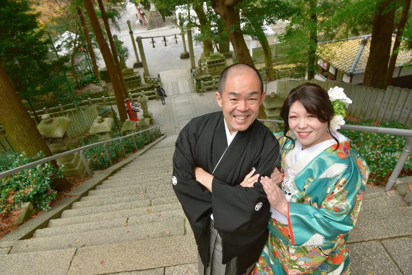 枚岡神社で結婚式の花嫁