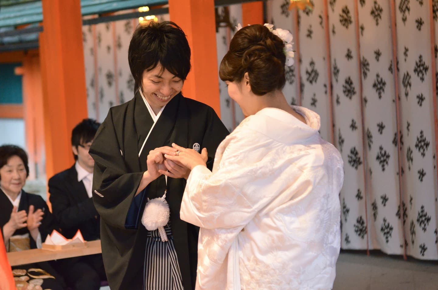 京都吉田神社で結婚式の花嫁