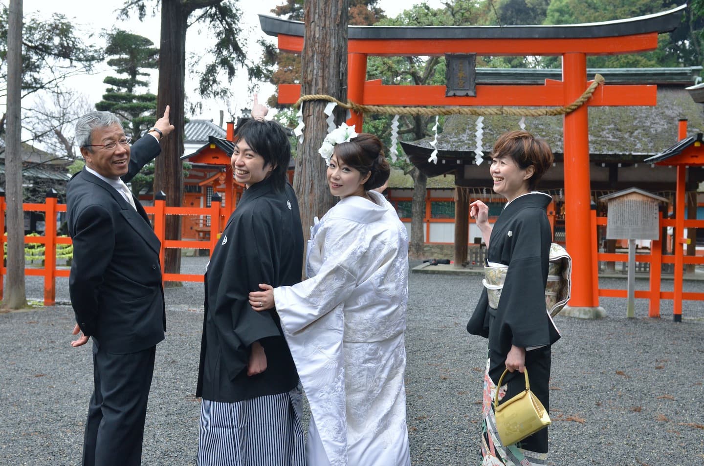 京都吉田神社で結婚式の花嫁