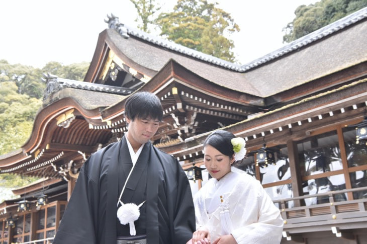 大神神社で白無垢で結婚式の花嫁