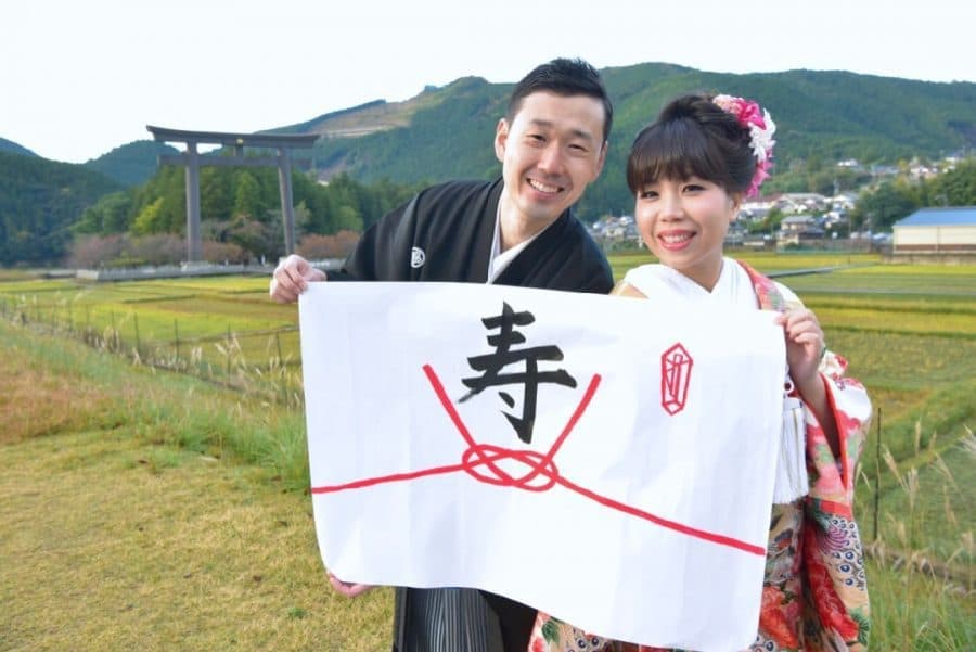 熊野本宮大社の結婚式の白無垢綿帽子