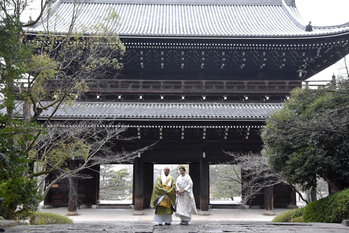 知恩院の仏前結婚式の新郎新婦