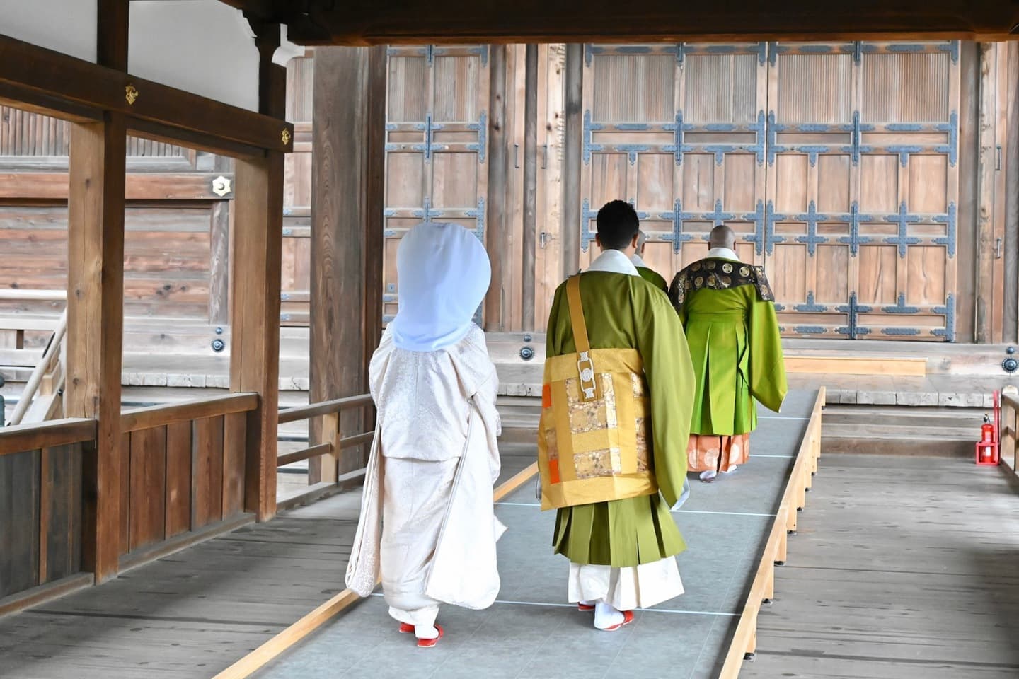 知恩院の仏前結婚式の新郎新婦