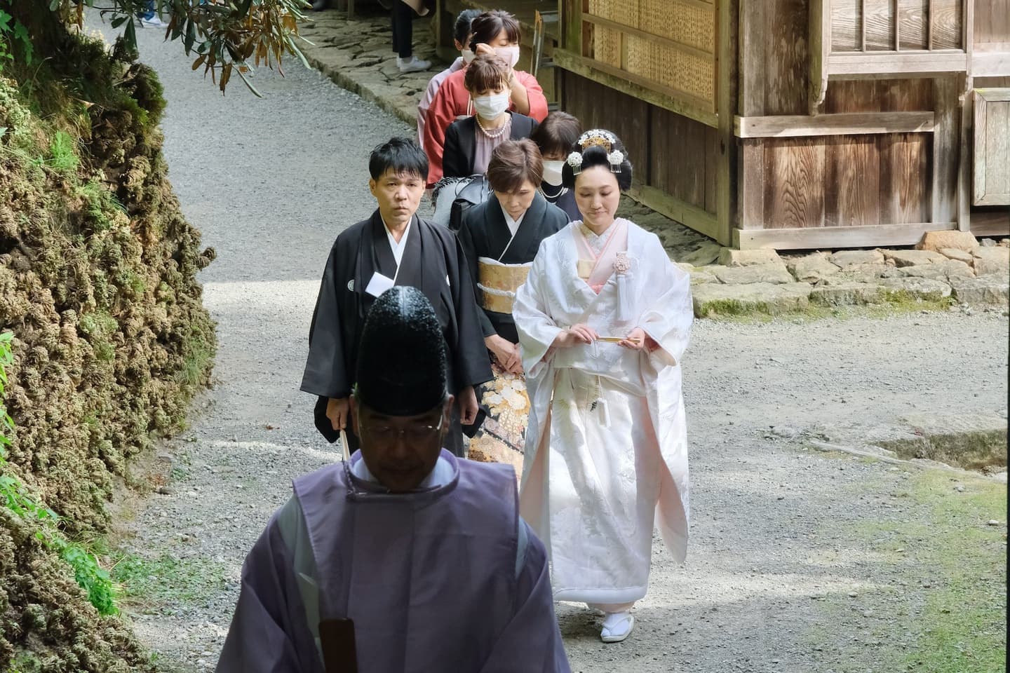 玉置神社で結婚式の花嫁