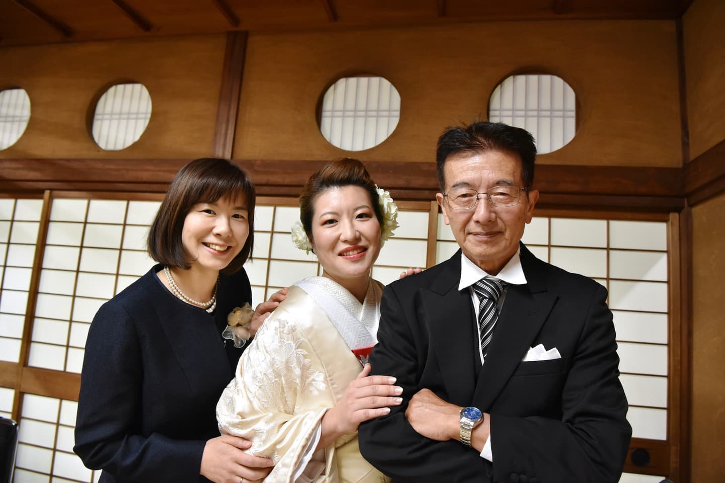 難波八坂神社の結婚式の洋髪白無垢