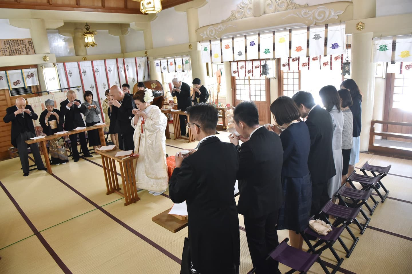 難波八坂神社の結婚式の洋髪白無垢