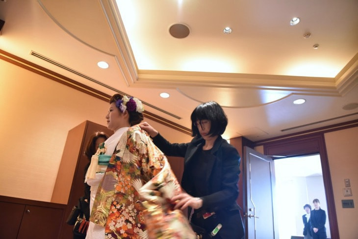 難波八坂神社の結婚式の洋髪白無垢