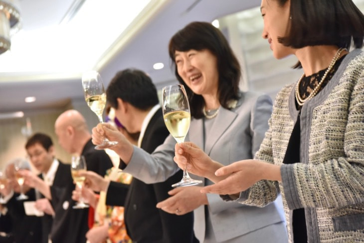 難波八坂神社の結婚式の洋髪白無垢