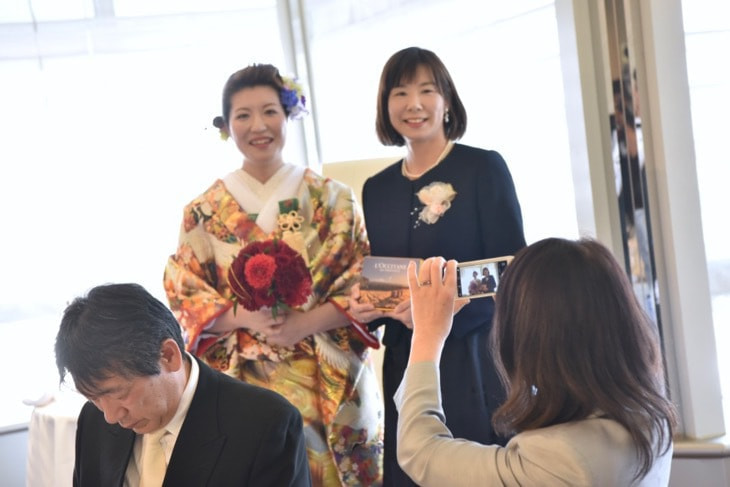 難波八坂神社の結婚式の洋髪白無垢