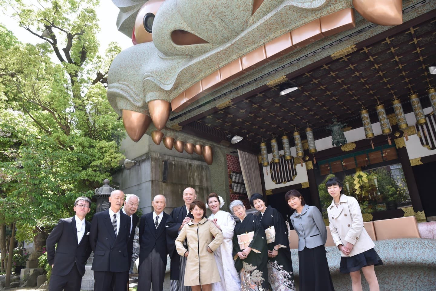 難波八坂神社の結婚式の洋髪白無垢の花嫁