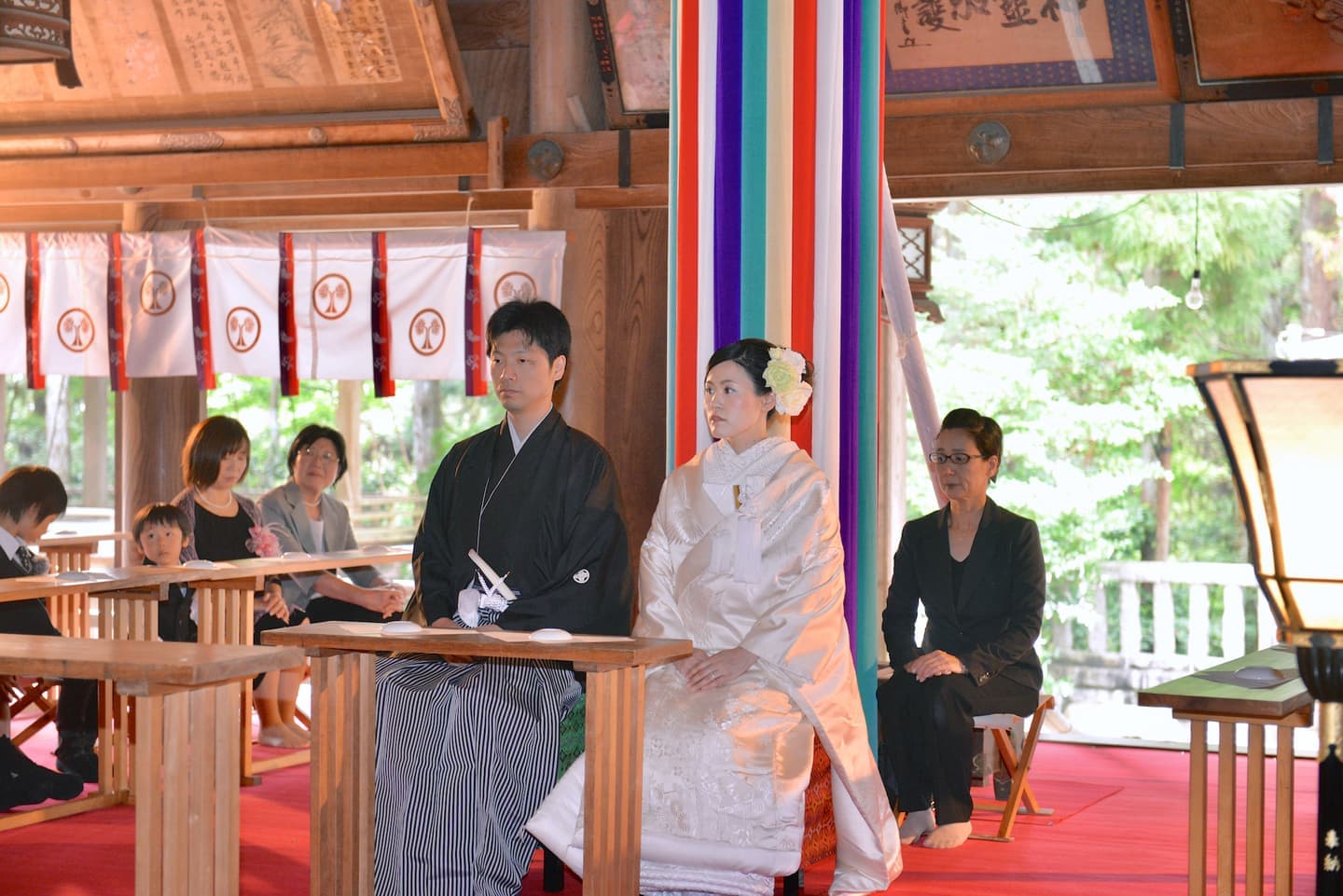 青海神社で結婚式の花嫁