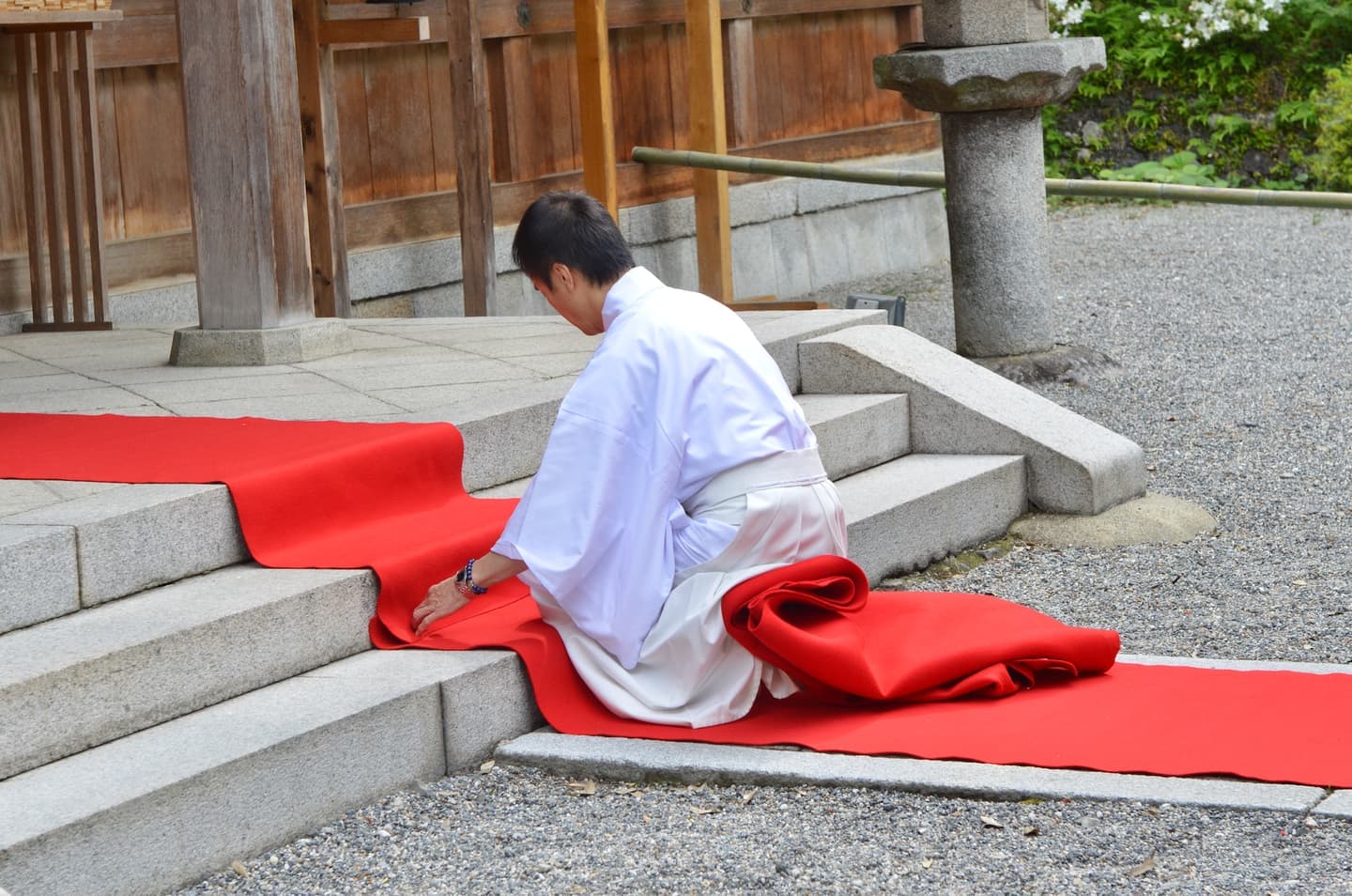 出雲大神宮で結婚式の新郎と花嫁