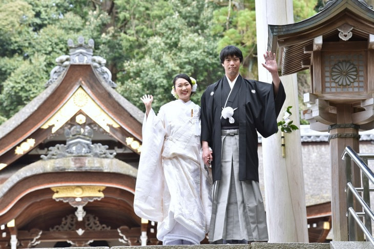 大神神社で白無垢で結婚式の花嫁