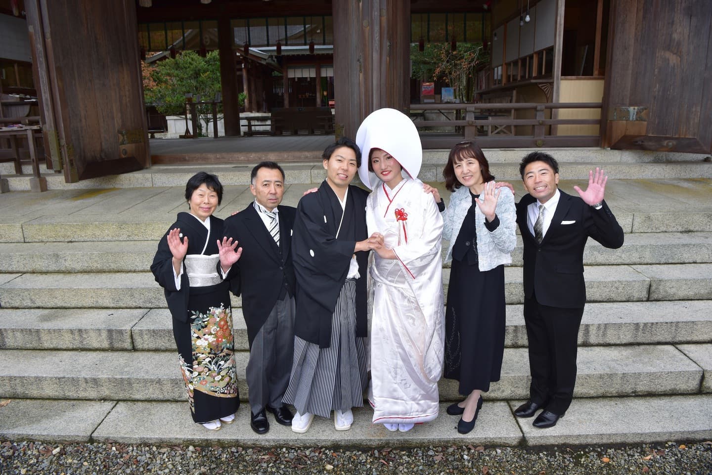 吉野神宮で結婚式の花嫁