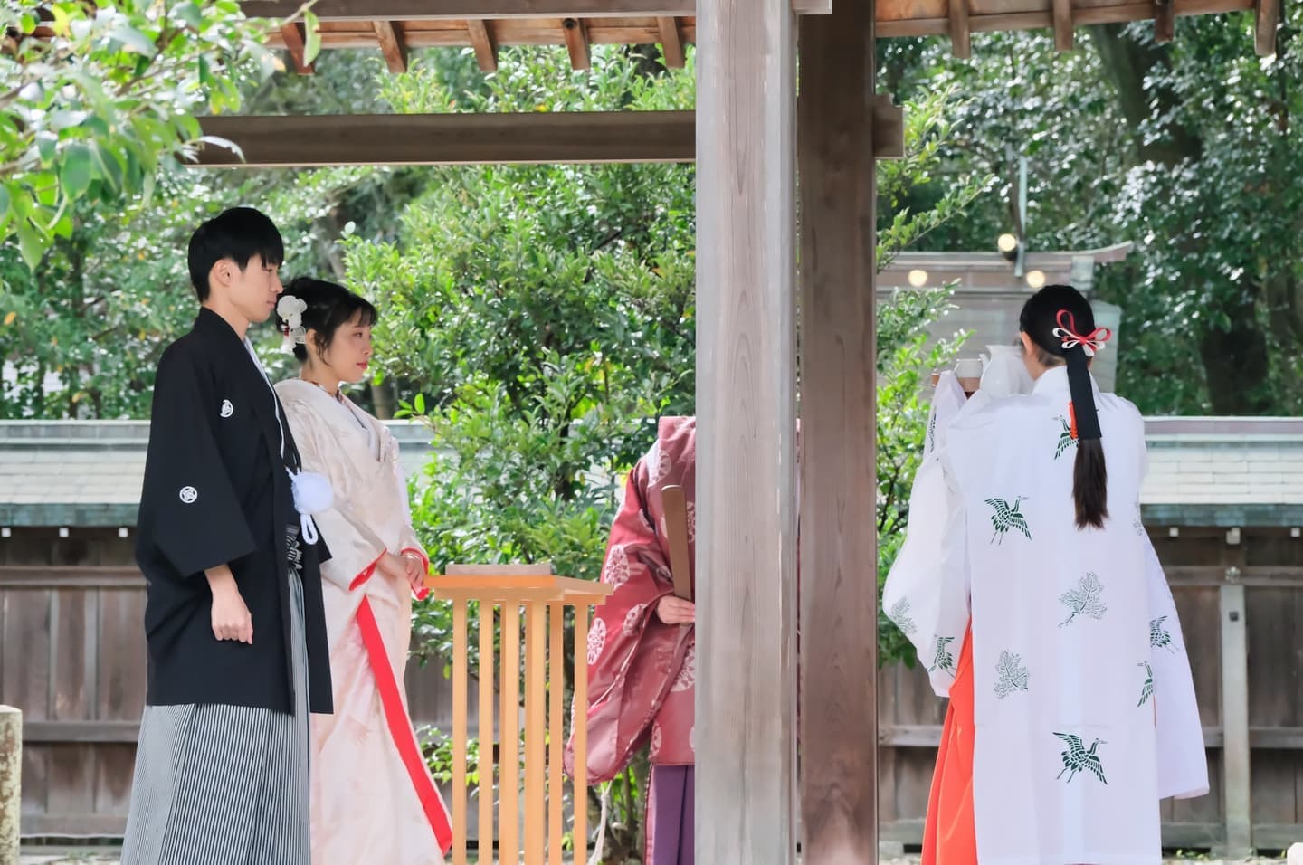 和装衣装で伊太祁曽神社で結婚式の写真