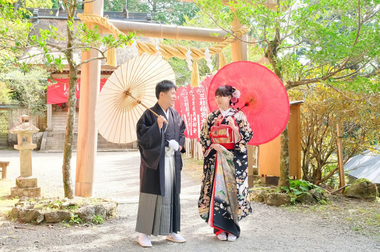 和装衣装で玉置神社で結婚式の花嫁