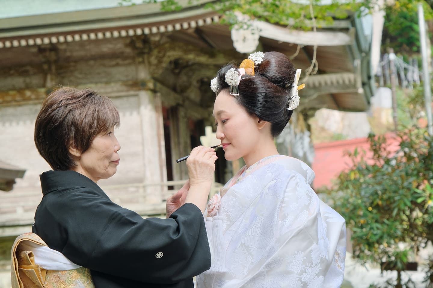 和装衣装で玉置神社で結婚式の花嫁