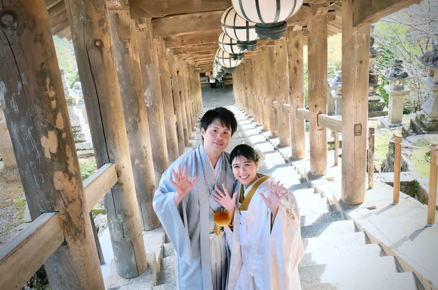 奈良の神社で結婚式の和装衣装